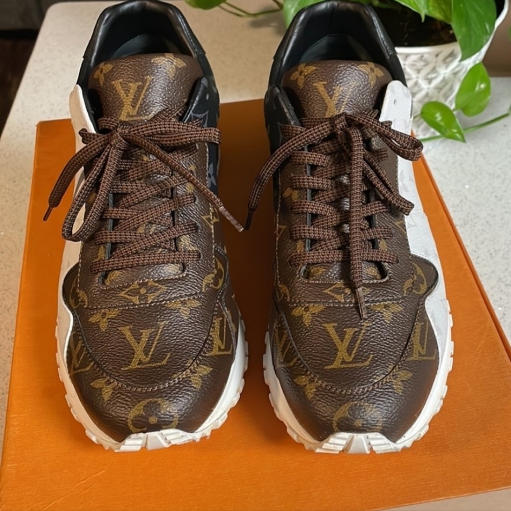 Louis Vuitton Runaway Monogram Sneakers..(SOLD)